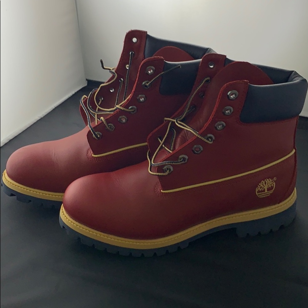 Men’s Timberland Boots Size 9M